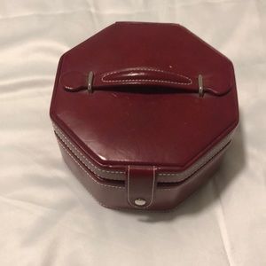 Travel jewelry case